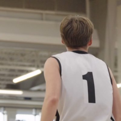 6ft PG/SG from Winnipeg Manitoba Canada ~class of 2027 🇨🇦 class of 2028 🇺🇸~ zacharyfast78@gmail.com ~ 4313373748 born in 2009