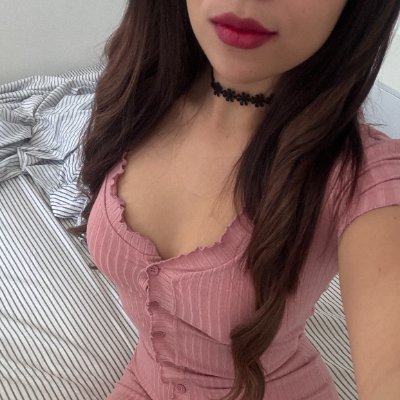 Vermont girl with a wild side and a hunger for trouble 😈
I’m all about soft whispers and rough nights that leave me begging.😉
Free link’s open, come taste me