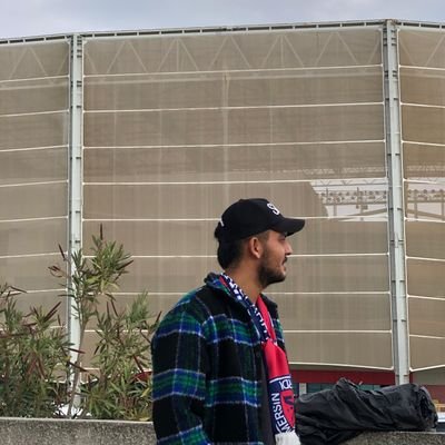 oksuzsaf's profile picture. Kafam bi kerhane