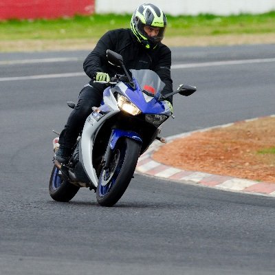 🏍️Professional lane splitter | Yamaha R3
🚲Amateur Cyclist
🏎️Aspiring sim racer
🏋️ I workout for the sole purpose of eating more
📍 Cape Town 🇿🇦