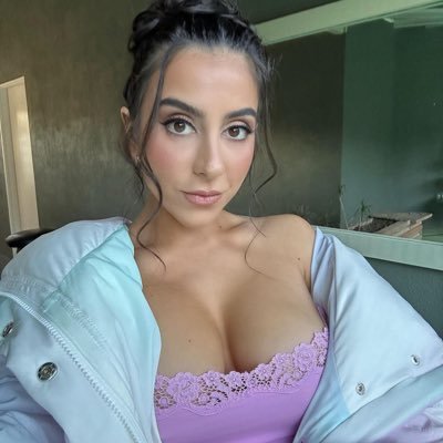 bellalayna752's profile picture. single . a digital asset consultant and stock broker.trump 🇺🇸👏