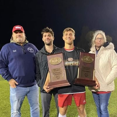Asst. Wrestling Coach /
Asst. Football Coach
at Timberland High School /
Dad to Thomas and @zachary_renz