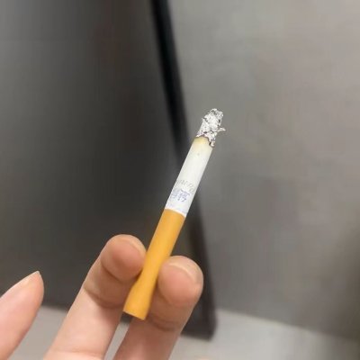 witchkc0618's profile picture. 香烟，外烟，悦刻，iqos烟弹，电子烟，斗丝斗草，手卷烟丝，雪茄，一手渠道货源，保密发货，被扣包补