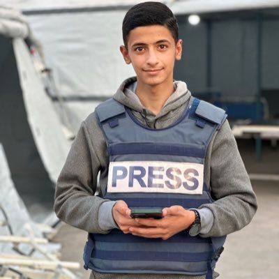 هنا غزة، وهنا أنقل وجعها بعدستي. مشاهد من الجبهات الأمامية، من وسط الركام، من وجع الأطفال ودموع الأمهات