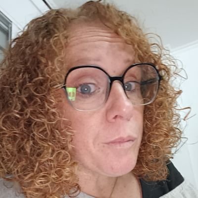 👩👧 Mamá | ⚖️ Opositora de Justicia | 🏠 Gestoría en casa, no hay trámite que se me resista | 💪 Ayudo y acompañando en tu cambio físico y laboral