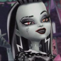 liz (@manicpixieghoul) 's Twitter Profile