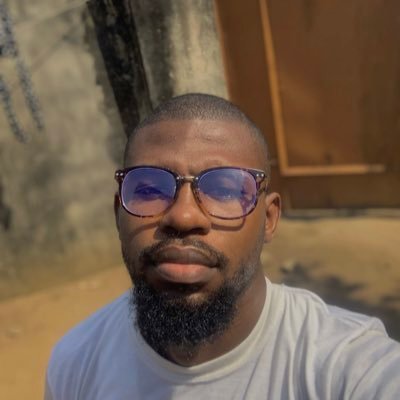 Vocalist || Graphic Designer || Football enthusiast & proud Gunner ⚽ || Sharing life’s perspective one thought at a time || DM for inquiries