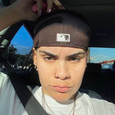 trans & nb dyke | In love with Billie Eilish 💗 | In Love with NCT Dream 🌸| listening to wildflower | (they/them)