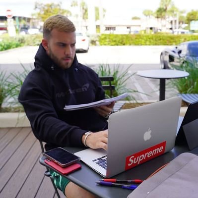 INVESTOR | Bitcoin miner🖇📝📚
TRADER, DM to earn daily🏆
CRYPTO EXPERT📈
100% withdrawal guarante🛎