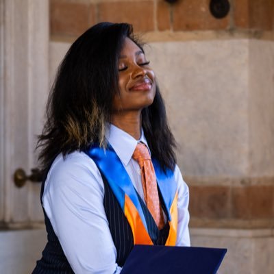 briyaunaj's profile picture. Love above all 💛.