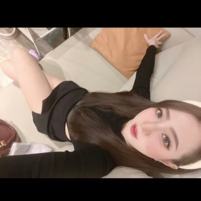 hannababy_520's profile picture. 160/52 32F 微肉但有美麗腿腿   本人唯一帳號。