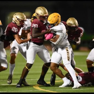 c/o 2027 Cy woods HS positions linebacker, weight 200, Height 6'2, GPA:4.7,40 yard Dash 4.5 https://t.co/Rp7X9Spuax