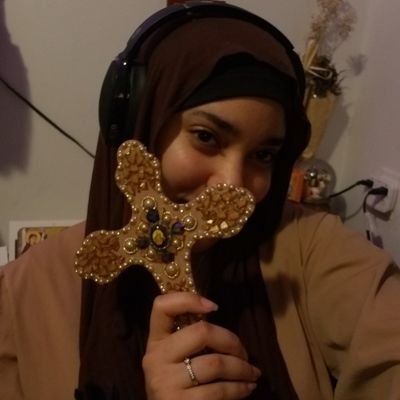 veiled🧕🏽,Catechumen of the Eastern Orthodox church☦︎
♡Call me Maria
♡@Lavenzzaa on everything!
♡BioMajor/Pre-Nursing
🏋🏽♀️
🎭🕯
❄🌧
🦋
🇵🇷🇩🇴