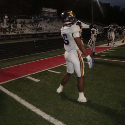 god first🙏 olb/athlete/5'9 180 / troup high school / Class of 26% bench 275 squat 405 personal phone: 7068812172