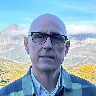 Abogado y Consultor, socio director de @EcoUrban_Le. Catedrático EU de Derecho administrativo en @unileon. Y mucho tiempo en Babia.