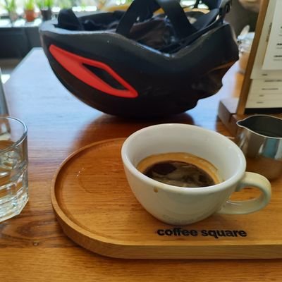 Robertovvv's profile picture. Philosopher, evironmental scientist.  Urban cyclist &  world traveler. Certified pirate.