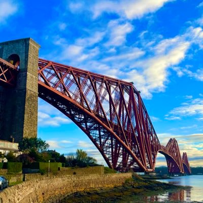 Akurely's profile picture. "È proprio la possibilità di realizzare un sogno che rende la vita interessante"