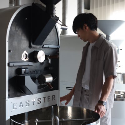 R&D ESPRESSO LAB/マシンに愛された男「趣味でコーヒーマシンを直している者だ」 【YouTube】https://t.co/FsObnc4RXn 【note】https://t.co/qwL11Kl2a3 ※メンション基本スルー