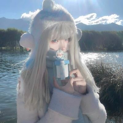 BeiFisch's profile picture. 「爱恨是一缕鱼骨的芒」