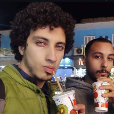 لَقَد حَسُنَت بِكَ الأَوقاتُ حَتّى
كَأَنَّك في فَمِ الدَهرِ اِبتِسامُ