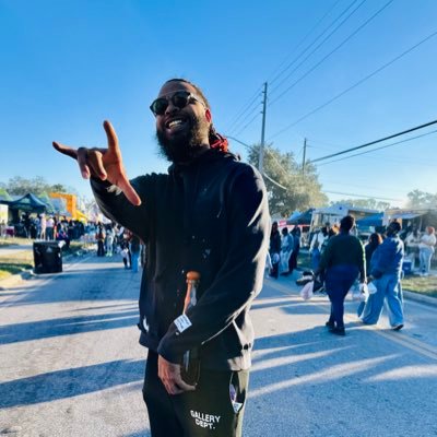 HTX •Creator• The Dash Effect• 6’6 •12/25 •SneakerHead•Bethune-Cookman Alumnus • 10.30 G. Mable Network Page: @Dash_tv713 Booking: Dion2312@gmail.com