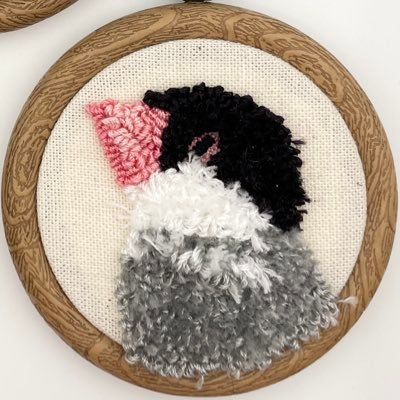 nobi_xxnobi's profile picture. 鳥(主に文鳥)をモチーフにした刺繍モノを作っています。Instagramや他活動については下記URLにて。うちの子達(シルバー文鳥&シルバーイノ文鳥)の話も。