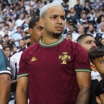 Sempre fui sonhador, é isso que me mantém vivo... 🌟
Sócio torcedor do @VascodaGama ✠