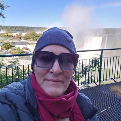 AZeliaFerreira's profile picture. Nunca mude seu jeito de ser pra satisfazer as pessoas que você gosta. Pois quem gosta de você não te muda e sim te completa.