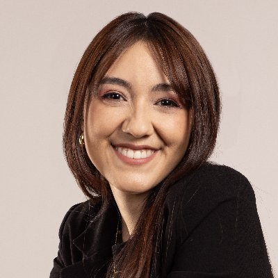 Como Embajadora de la Educación Financiera, represento, promuevo y difundo conocimientos y prácticas responsables relacionadas con el manejo del dinero.