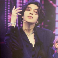 Ze (@dwarf_planet___) 's Twitter Profile