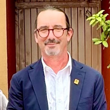 Country Director of the International Rescue Committee @RESCUEorg in #Mali 🇲🇱 / #keeplearning / my views / optimist with feet on 🌍