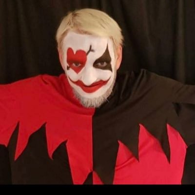 GhettosmurfOz's profile picture. The jester of Injustice, the regent of randomness