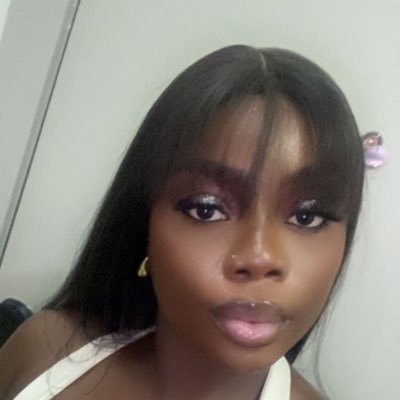 Zeeiny /Social media manager Profile