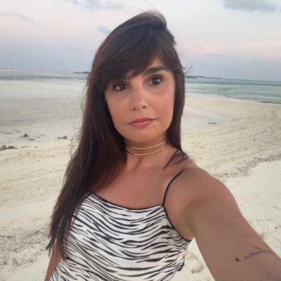 estherfl28's profile picture. Wanderlust 🗺 🌻 Let it be 💫