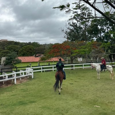 Claro que vc pode ser mais que meu amigo, vc pode ser meu fã!! O que acontece aqui fica aqui 🔞🤫