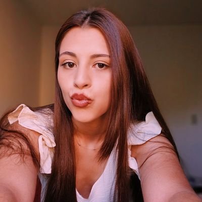 ValeOsses01's profile picture. 💜🪻🦋