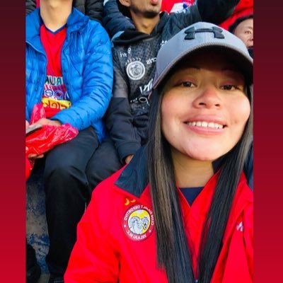 Dicen que el amor es ciego y por eso creo que nunca te amé, porque yo pude haber muerto mirándote. 💛✨