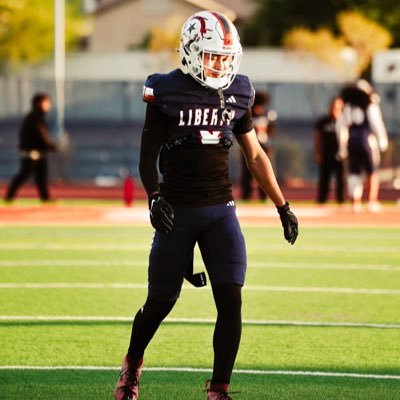 | Liberty HS Henderson NV | C/O 2026 | 5'10 170 | slot/wr | 3.9 GPA | 4.5 40 | 10.9 100m | 39 in vert | ig:kellnnn | (702)985-9774 | kellen.iwamuro12@gmail.com