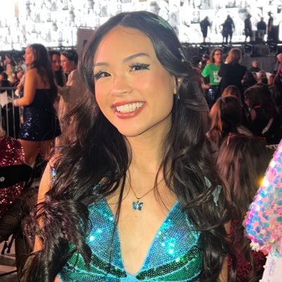 “jelly” | 27 | 🇵🇭 fil-am & too soft for all of it | engineer | og swiftie & livie 💟 maggie, noah, lizzy | sometimes music, mostly silly edits | tnx5, lhqx5