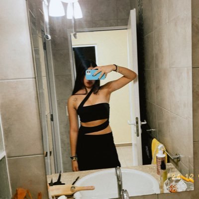 _moooreee___'s profile picture. :))