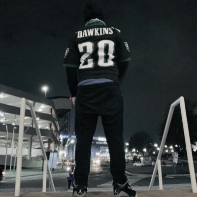 WhoButMe283's profile picture. Starving analyst just here to talk my shit #FlyEaglesFly