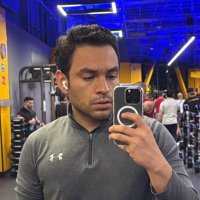 PabloCossio_'s profile picture. Comunicador por profesión, comediante por convicción.