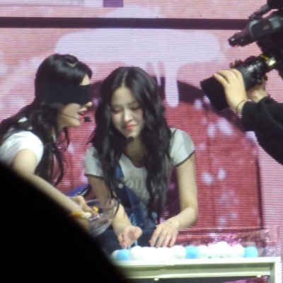 00line yeji ryujin 땡덩🐈⬛🐈 나는 예지와 친구가 되었다🫶🏻 https://t.co/9quu34suZU