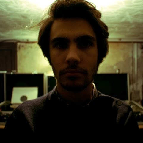 Pour mon profil musique c'est par là : @djCombe