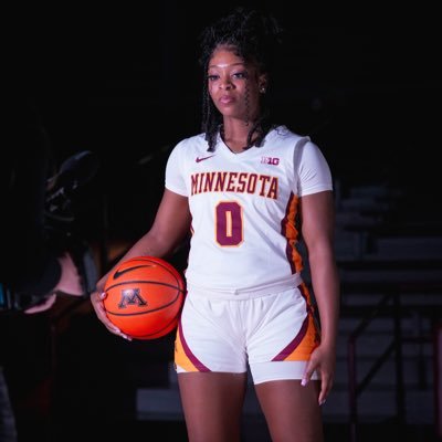@UMassWBB Alumni | @gopherwbb Alumni | @SDCoyotesWBB GA | #TeamRoseš¹