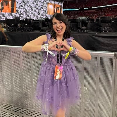Seattle Swiftie 🪩✨🤝🌲⛺️ Eras Tour x10 | IG and TikTok - @ alittlerainey