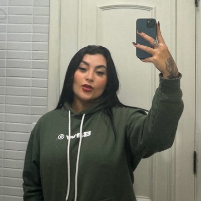 bubusprado's profile picture. I’mma show you a thing or two.