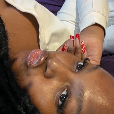 ange_clems's profile picture. New acct                                                                ig: ange.cs 💋