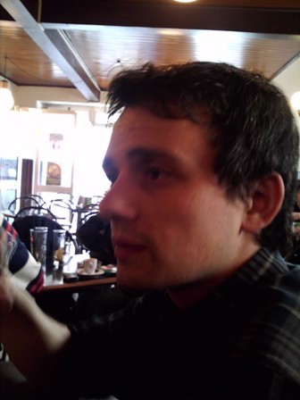 AndroidP's profile picture. Professor de Física e Química no Reino Unido, divulgador de ciência, holografo, escreve umas burrices de vez em quando no blog e com algum jeito pro futebol...