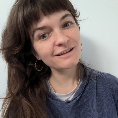 Therapy_polly's profile picture. Neurodivergent creative therapist and coach specialising in working with ADHD and autistic women, queer folk, and creatives.
